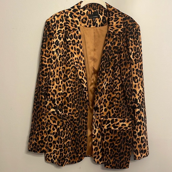 Lucy Paris Leopard Blazer - Picture 2 of 5